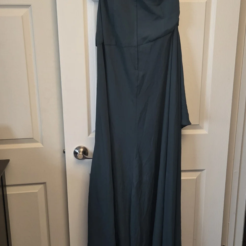 NWT Davids Bridal Georgette Cascade Dress F19832 Size 14 Juniper Green - Picture 9 of 11